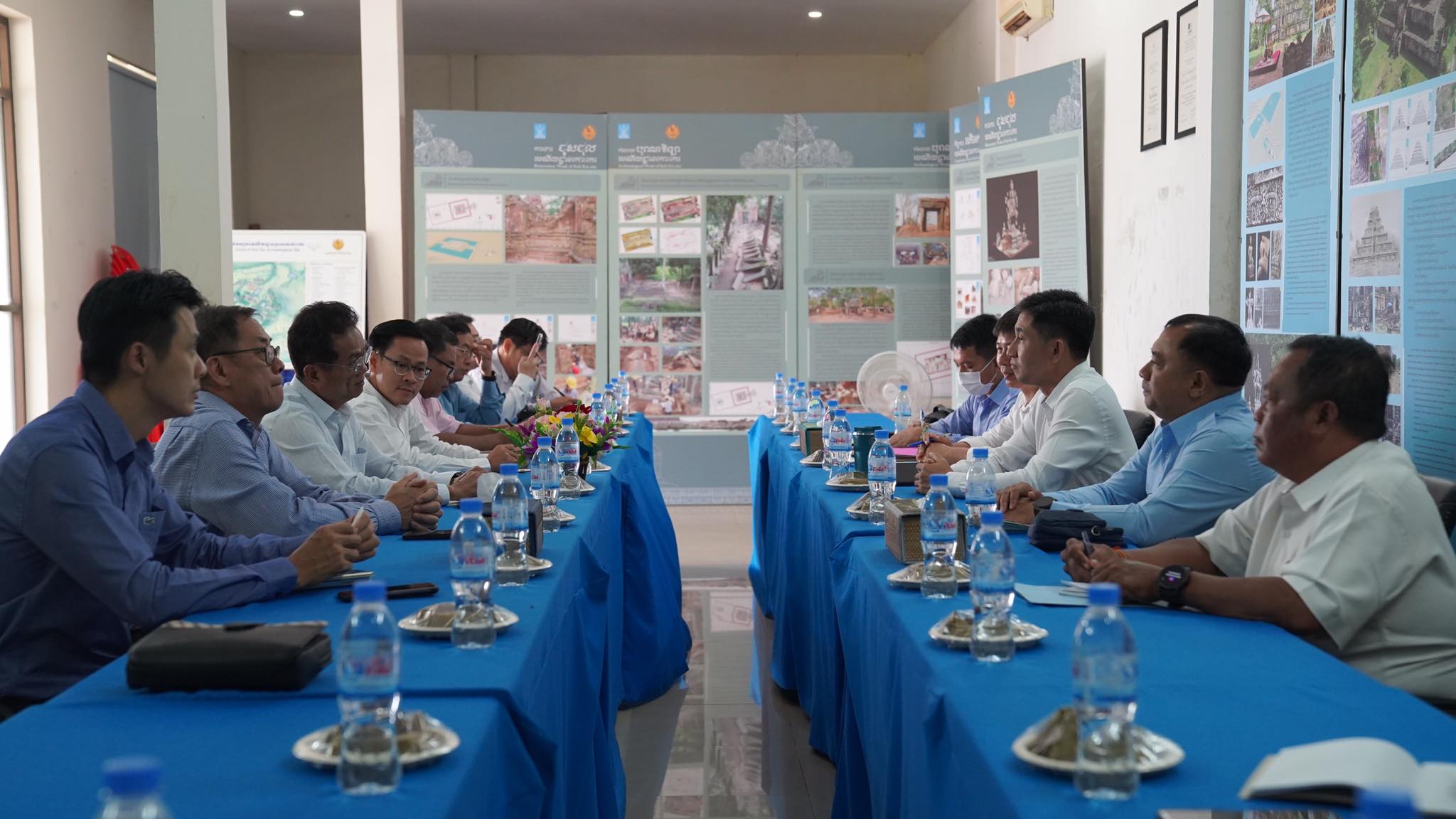 មន្រ្តីជាន់ខ្ពស់ក្រសួងសេដ្ឋកិច្ចនិងហិរញ្ញវត្ថុ ចុះត្រួតពិនិត្យវឌ្ឍនភាព ការអនុវត្តកំណែរទម្រង់ហិរញ្ញវត្ថុរបស់អាជ្ញាធរជាតិព្រះវិហារ