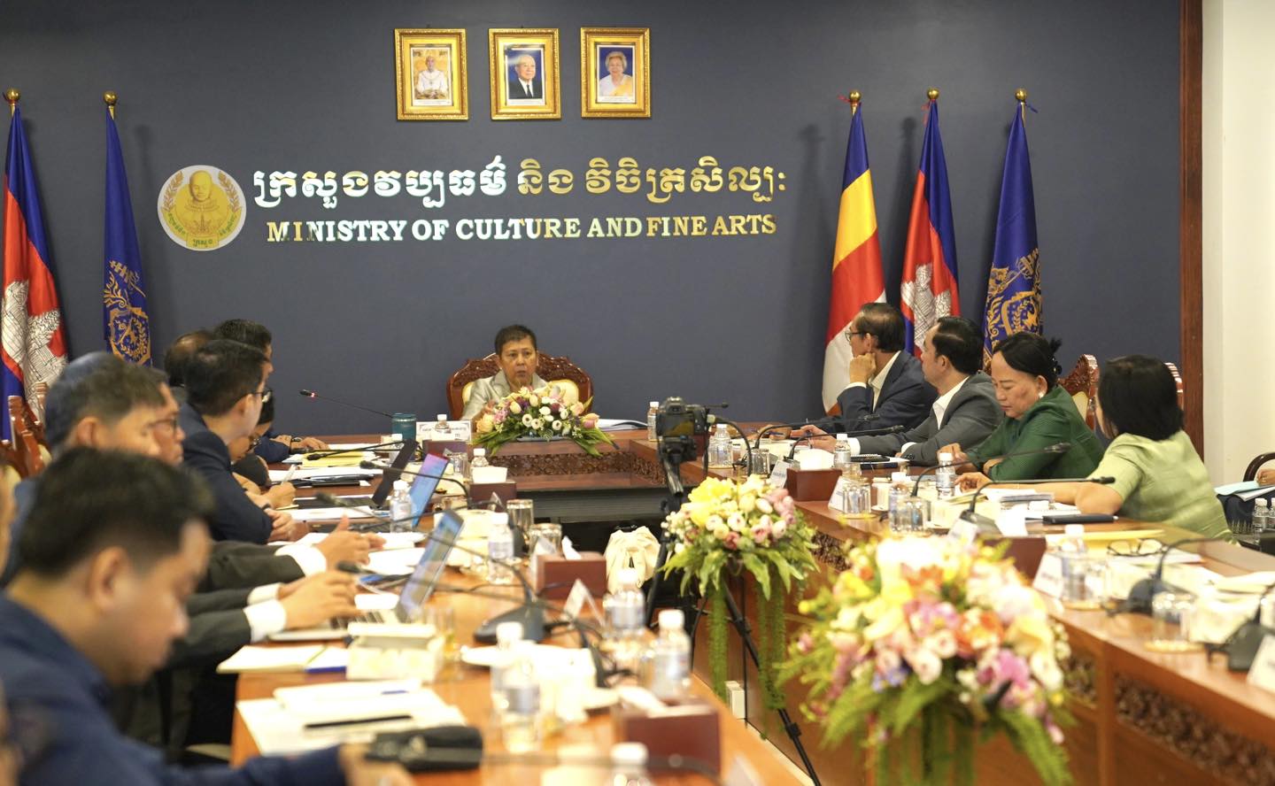 រដ្ឋមន្រ្តីក្រសួងវប្បធម៌និងវិចិត្រសិល្បៈអញ្ជើញដឹកនាំកិច្ចប្រជុំក្រុមប្រឹក្សាភិបាលអាជ្ញាធរជាតិព្រះវិហារ អាណត្តិទី៥ លើកទី៦