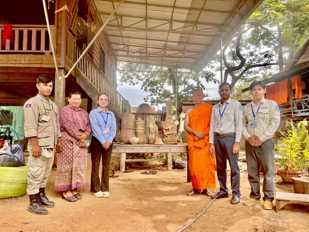 អាជ្ញាធរជាតិព្រះវិហារទទួលវត្ថុបុរាណចំនួន៧ប្រភេទ ពីរដ្ឋបាលស្រុក និងព្រះសង្ឃគង់នៅស្រុកជាំក្សាន្ត ខេត្តព្រះវិហារ