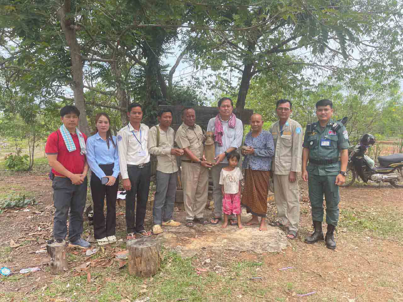 អាជ្ញាធរជាតិព្រះវិហារទទួលវត្ថុបុរាណចំនួន៣ ពីប្រជាពលរដ្ឋនៅស្រុកជាំក្សាន្ត ខេត្តព្រះវិហារ